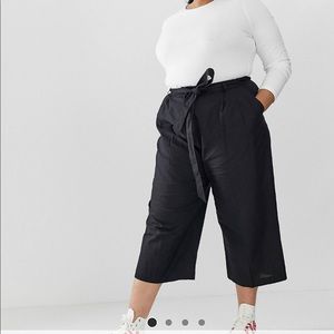 Plus size black linen culottes